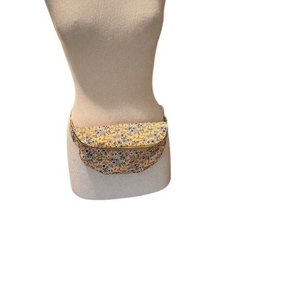 Yellow with print, slide over or fanny pack - Picture 2 of 2